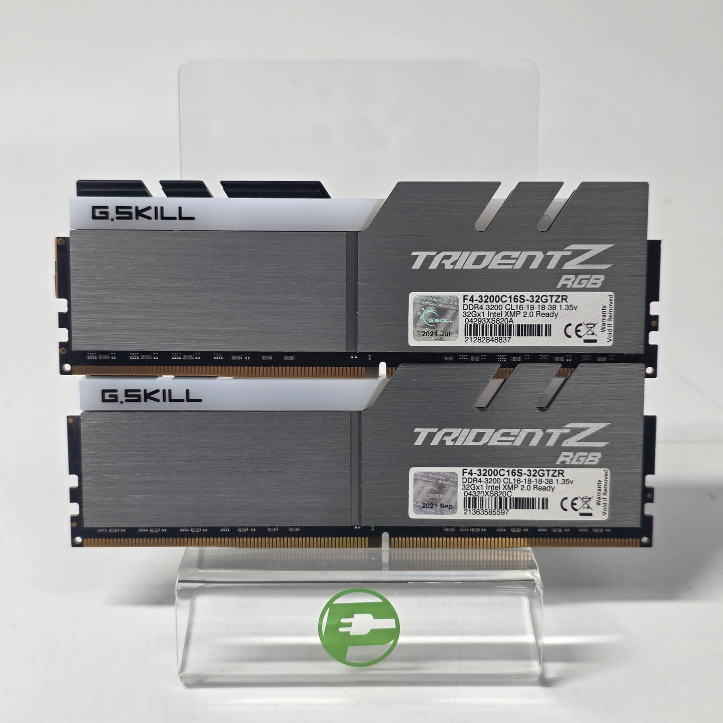 G.Skill Trident Z RGB 32GB (2x16GB) RAM DDR4 3200MHz F4-3200C16S-32GTZR