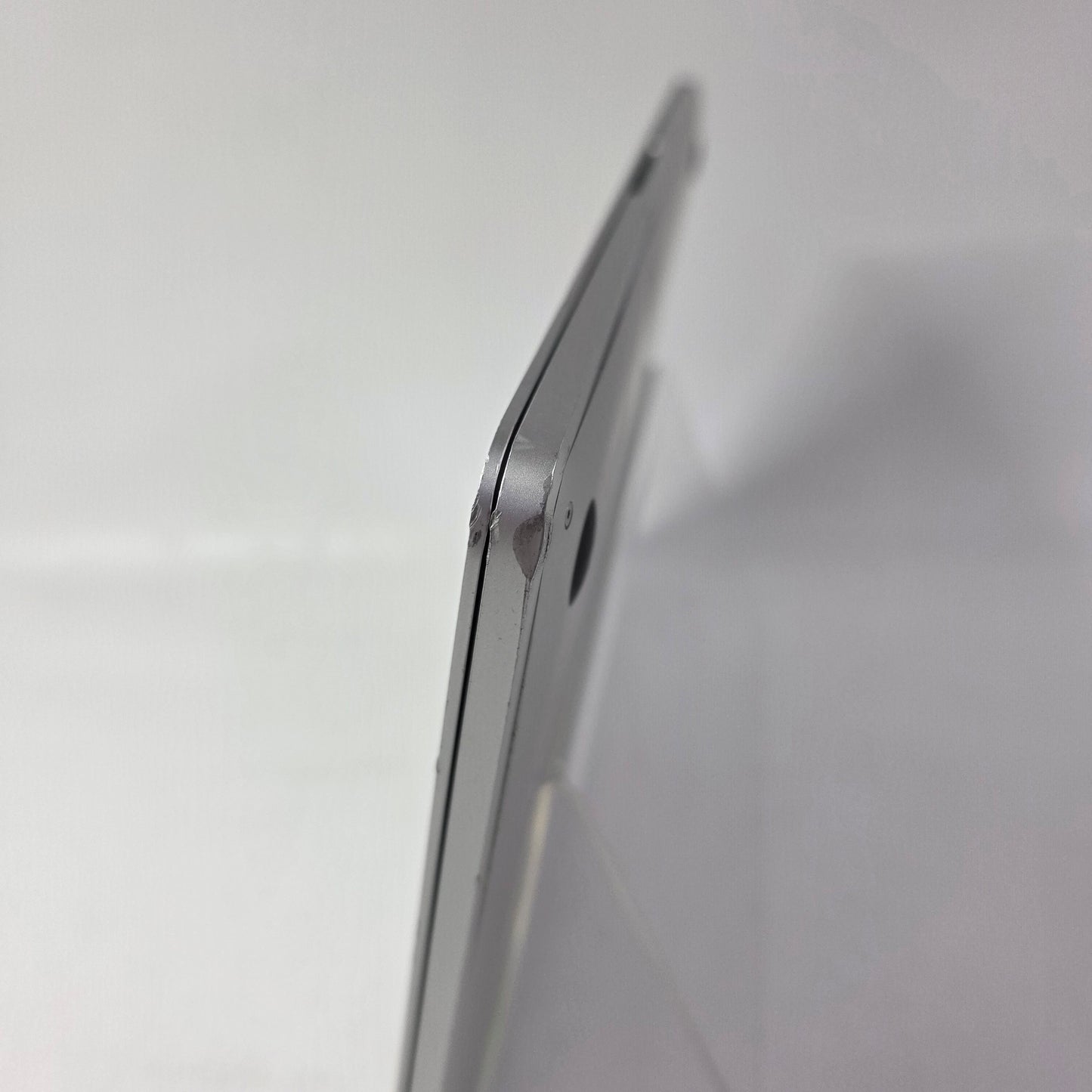 2020 Apple MacBook Pro 13.3" i5 1.4GHz 8GB RAM 256GB SSD Silver A2289