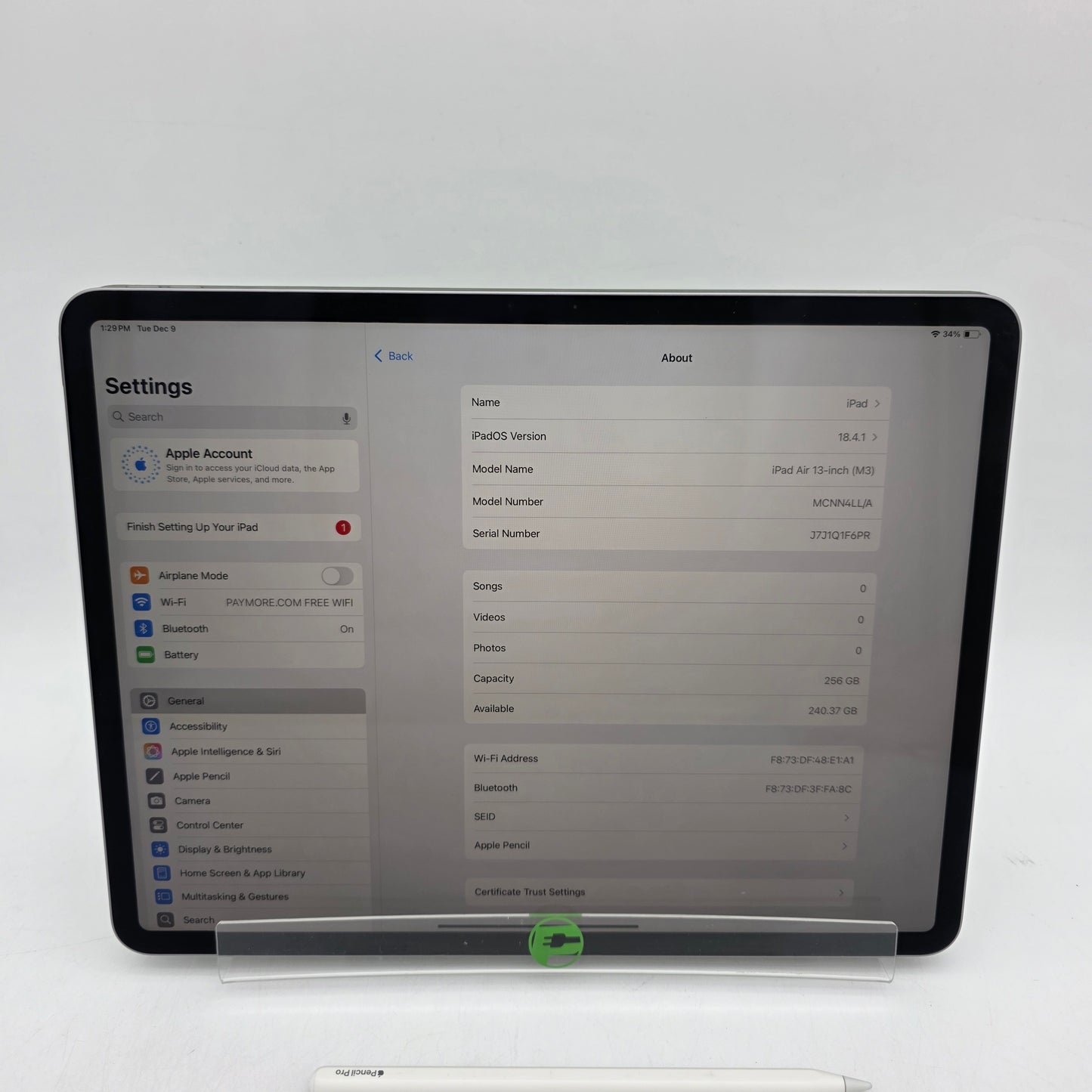 WiFi Only Apple iPad Air 13" M3 256GB 18.4.1 Space Gray MCNN4L/A With Extras