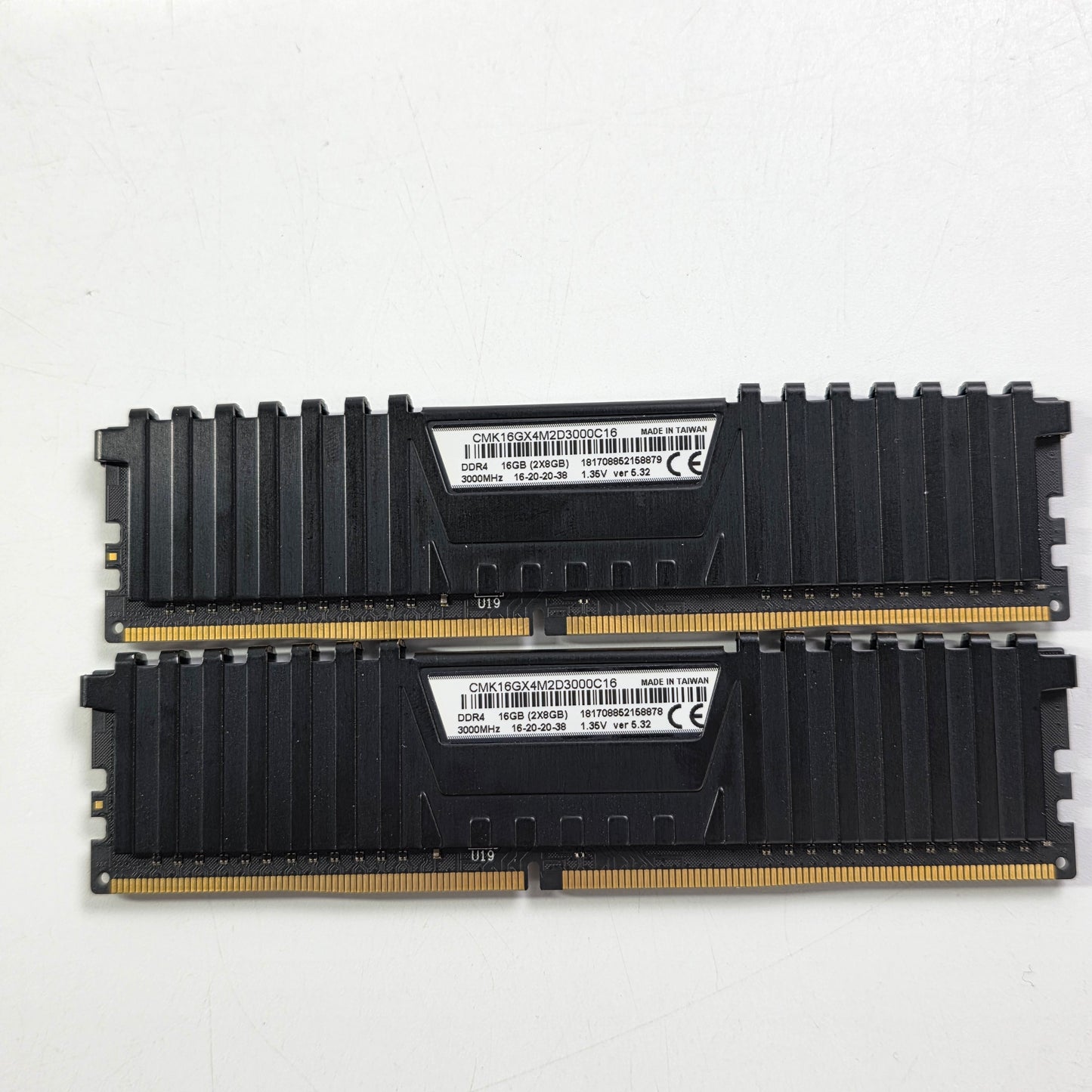Lot of 4 Corsair Vengeance LPX 16GB (2x8GB)
