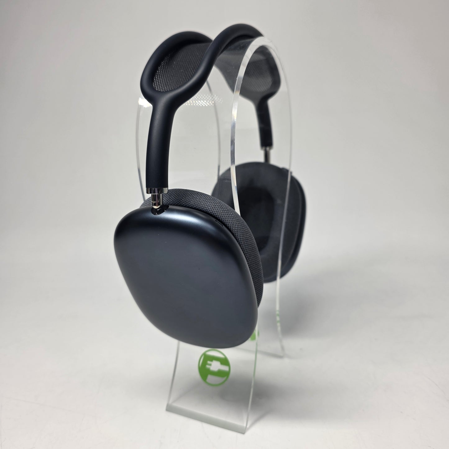 Apple AirPods Max Wireless Over-Ear Headphones Midnight MWW43AM/A