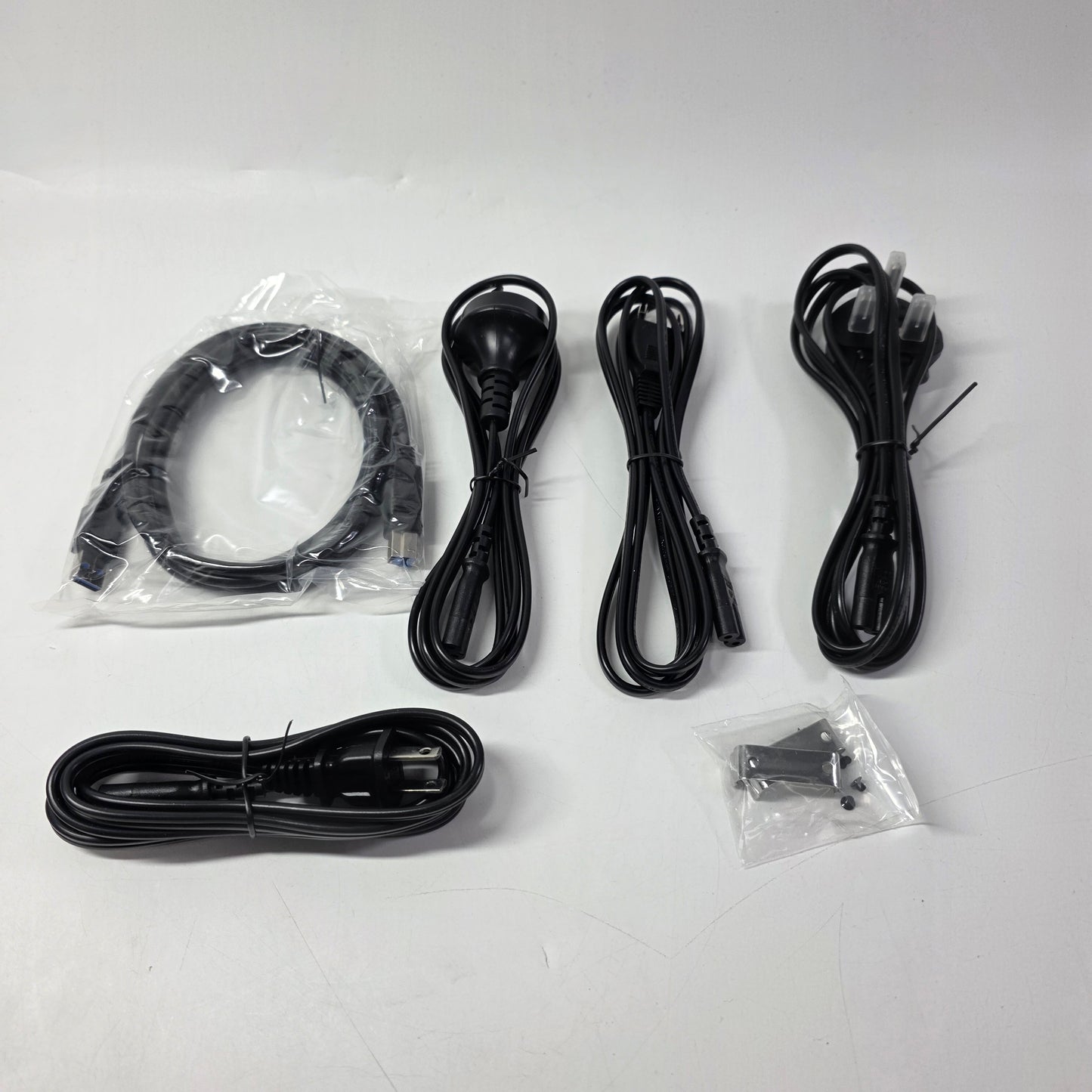 New StarTech 7 Port USB 3.0 Hub (5 Gbps)  USB HUB HB30A7AME