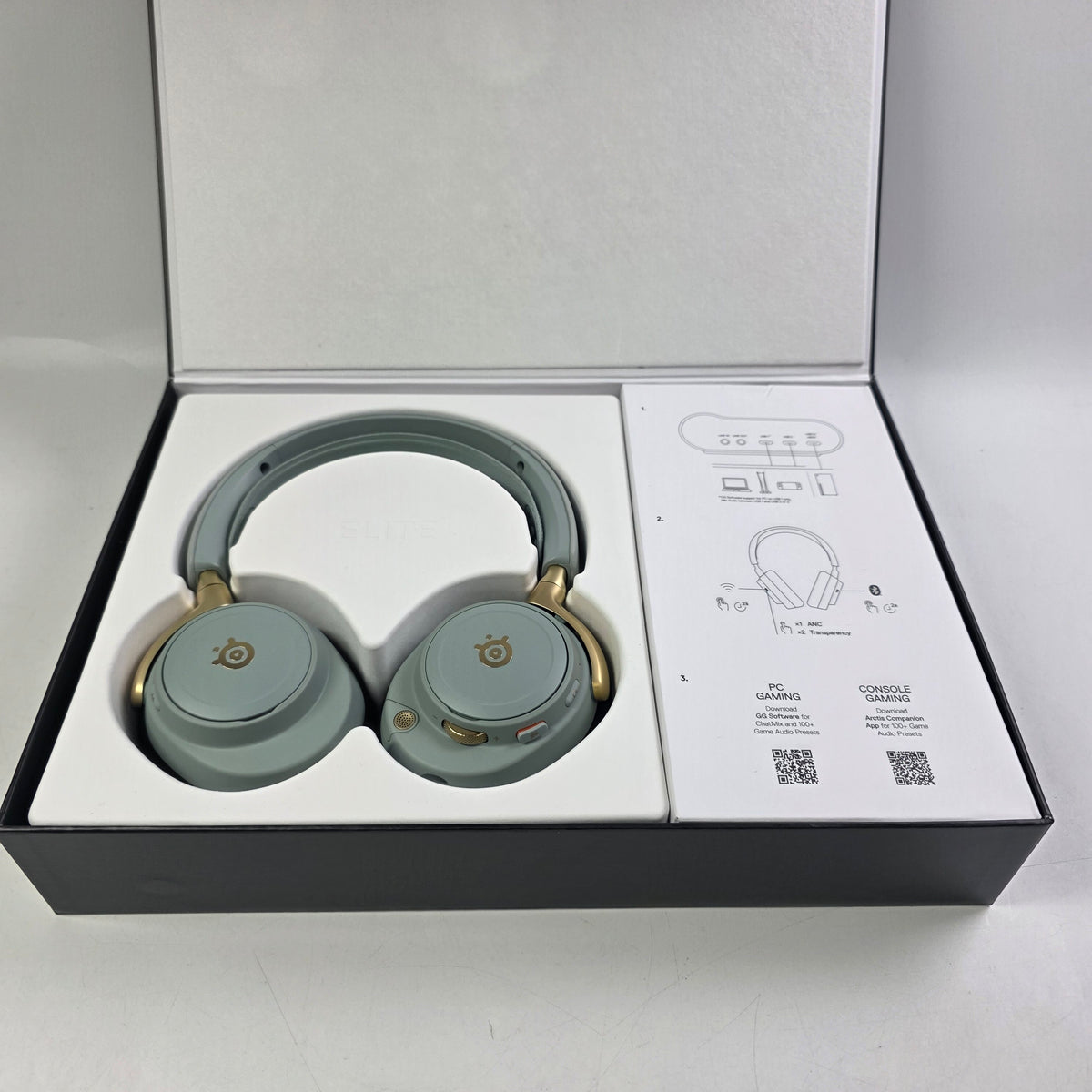 steel series arctis nova elite Hi-Res Wireless Gaming Headset HS32
