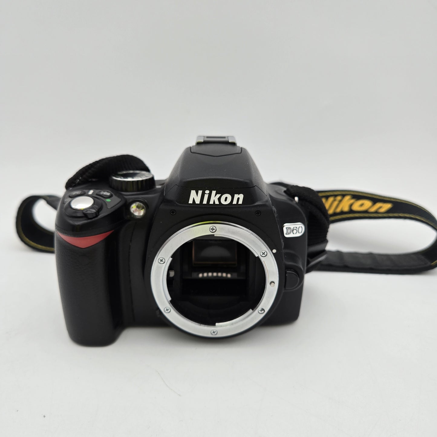 Nikon D60 10.2MP Digital SLR DSLR Camera 15,370 Shutter Count Body Only