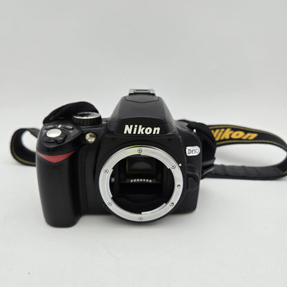 Nikon D60 10.2MP Digital SLR DSLR Camera 15,370 Shutter Count Body Only