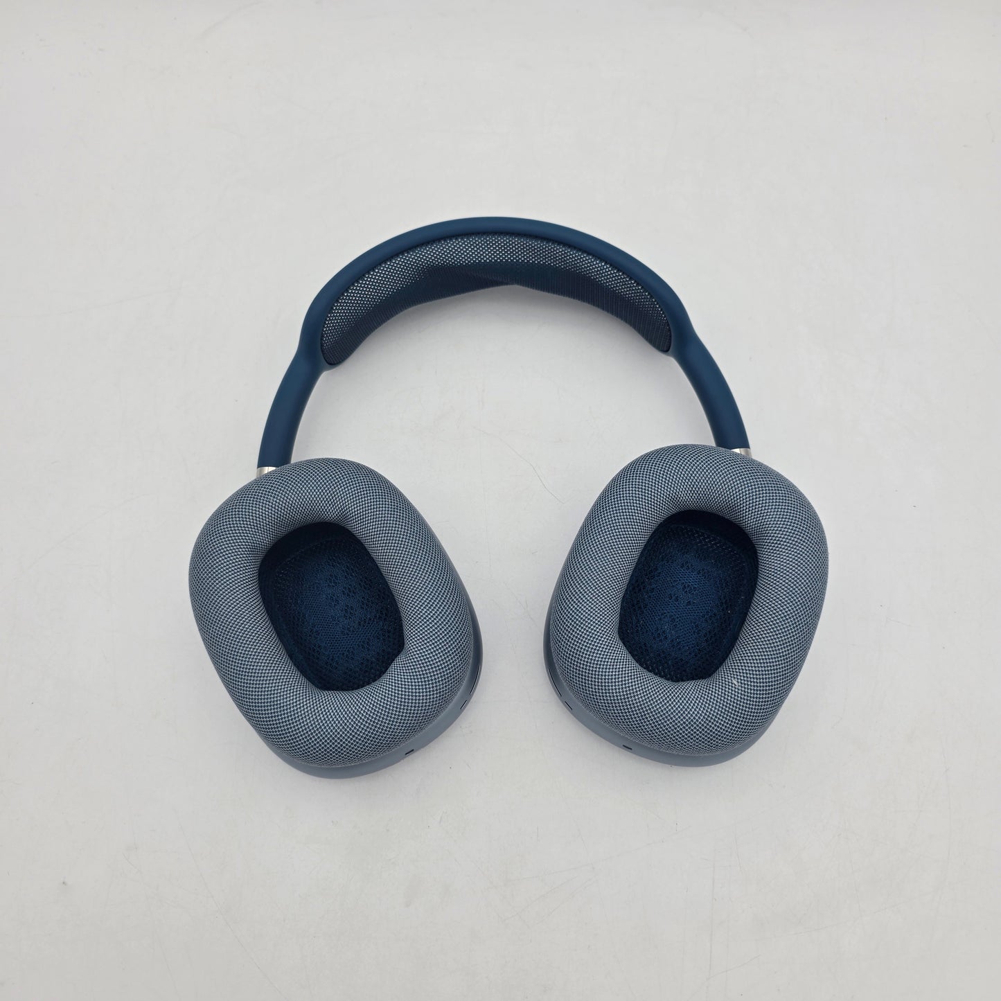 Apple AirPods Max Wireless Over-Ear Headphones Sky Blue MGYL3AM/A