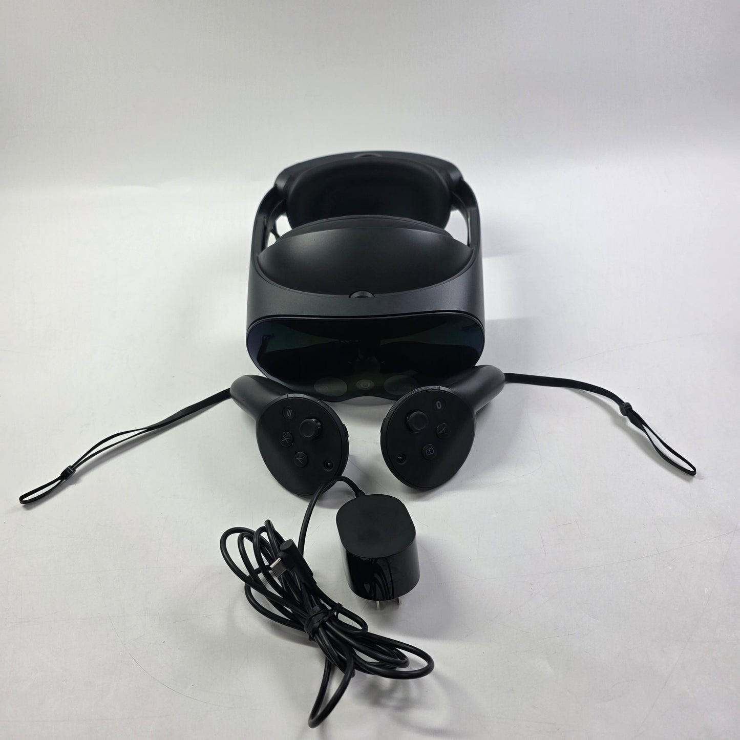 Meta Quest Pro 256GB Standalone All-in-One VR Headset DK94EC