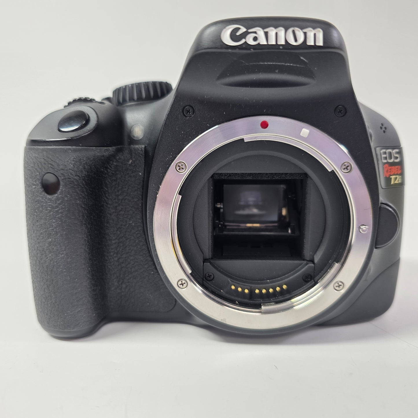Canon EOS Rebel T2i 18.0MP Digital SLR DSLR Camera