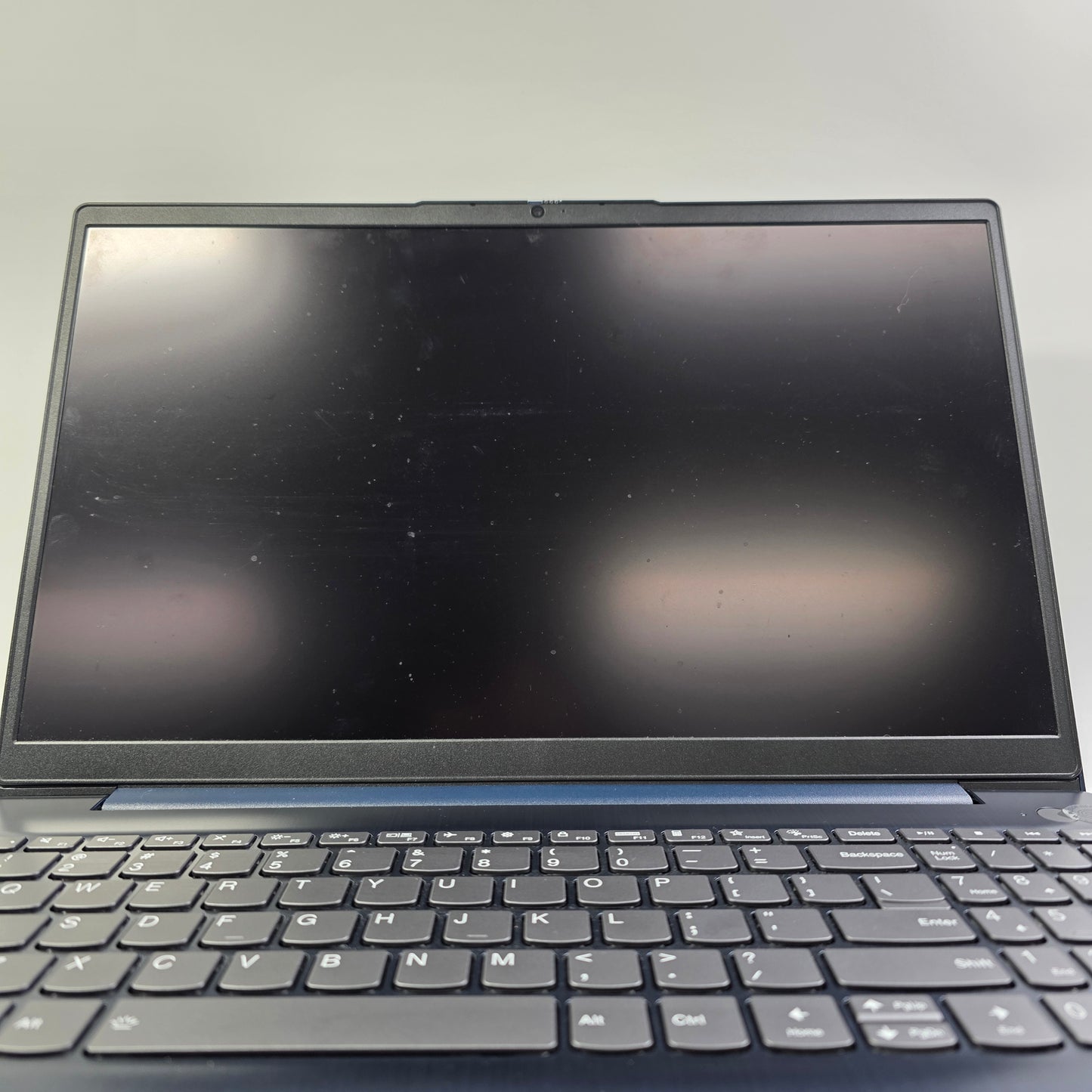 Lenovo IdeaPad 3 15ABA7 15.6" Ryzen 7 5825U 2.0GHz 12GB RAM 512GB SSD