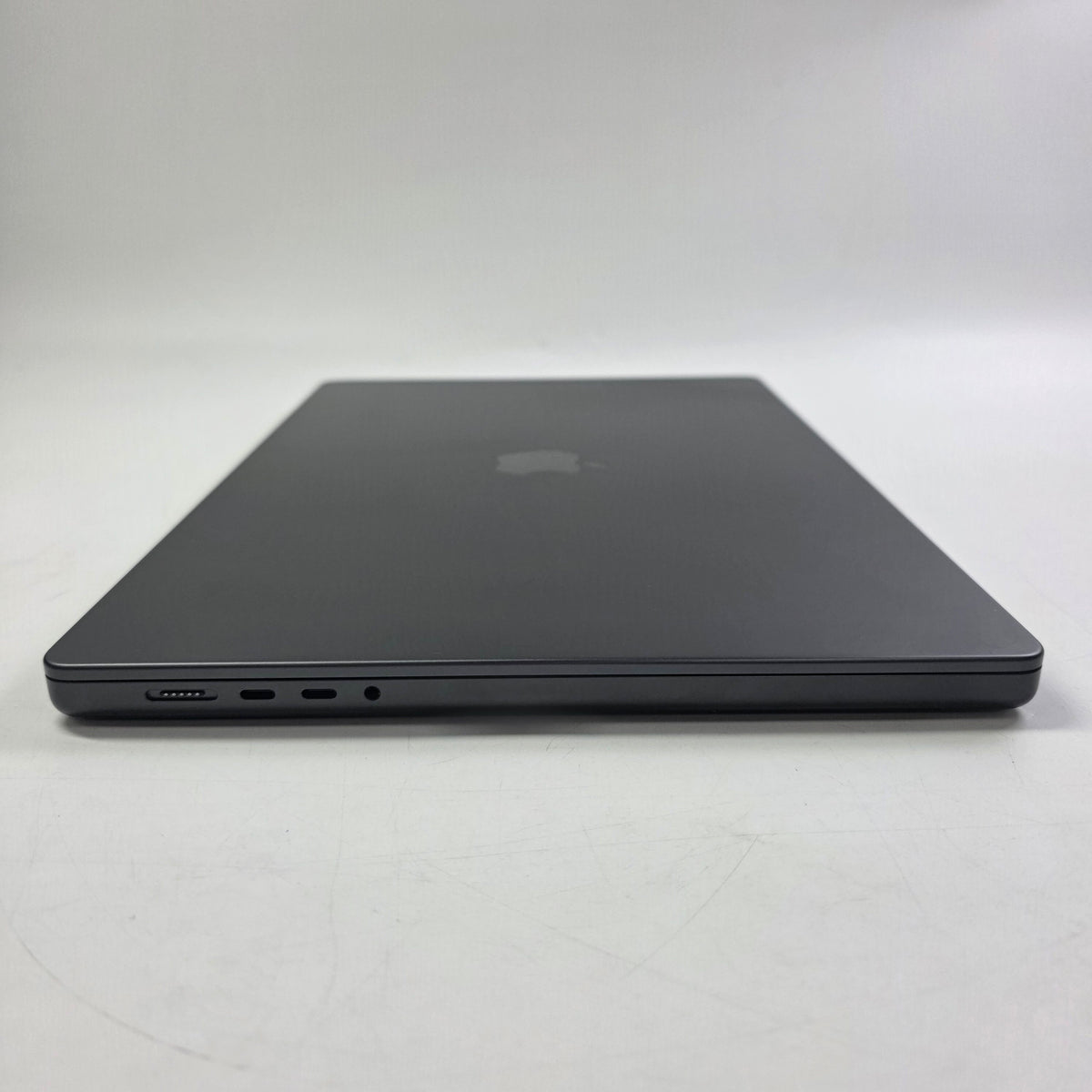 2026 Apple MacBook Pro 16" M5 Pro 20C GPU 4.6GHz 48GB RAM 1TB SSD MGEC4LL/A