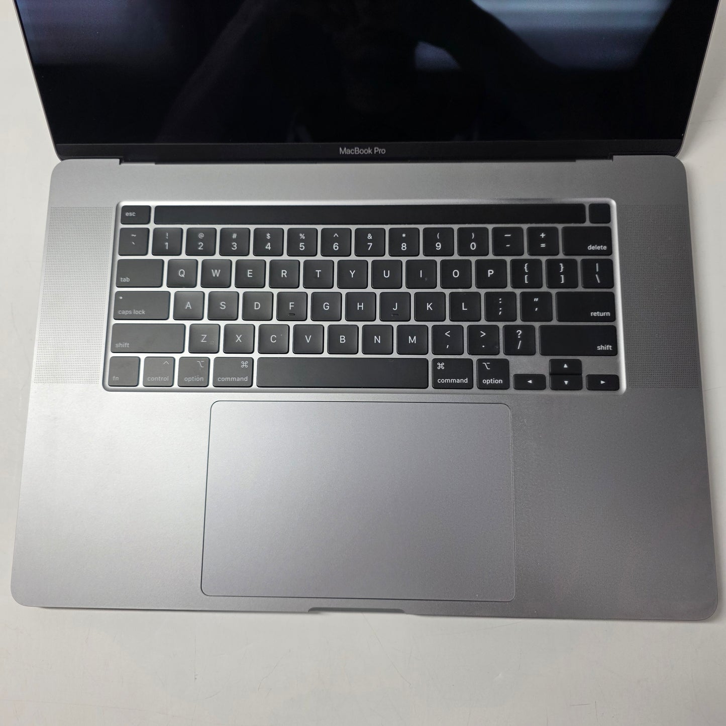 2019 Apple MacBook Pro 16" i9 2.3GHz 16GB RAM 1TB SSD Silver MVVJ2LL/A